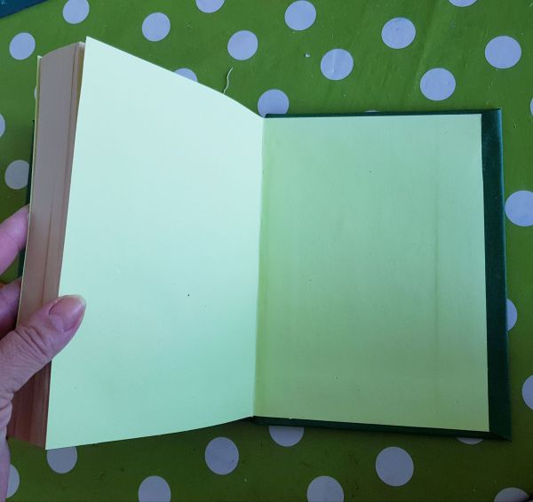 Поправка и подвързване на книга